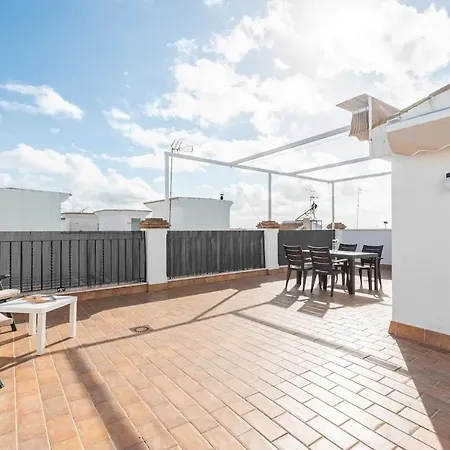 Duplex In Con Terraza شقة ألمونتي
